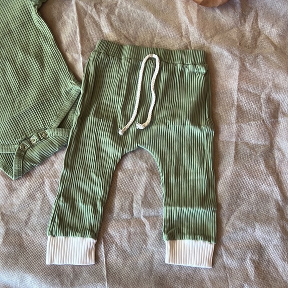 Unisex outfit - Picture 2 of 2